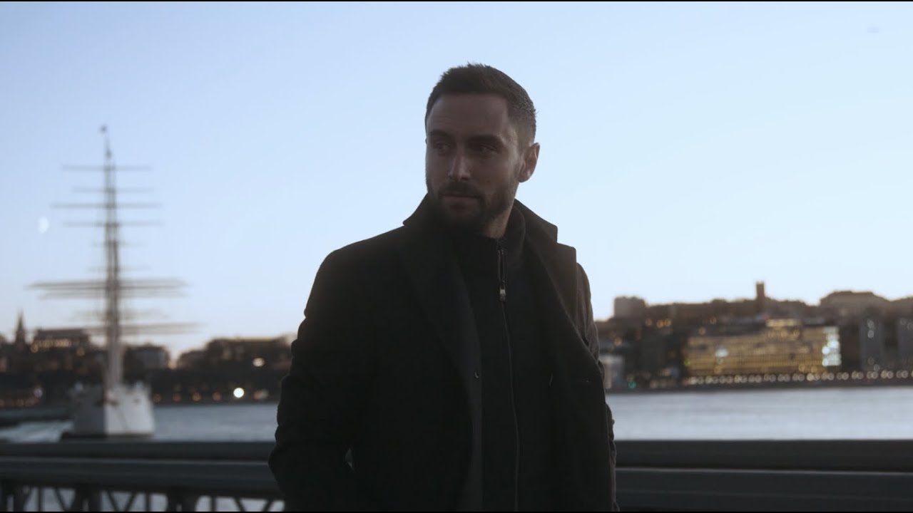 M&aring;ns Zelmerl&ouml;w - Alone On Christmas Eve (Official Lyric Video)