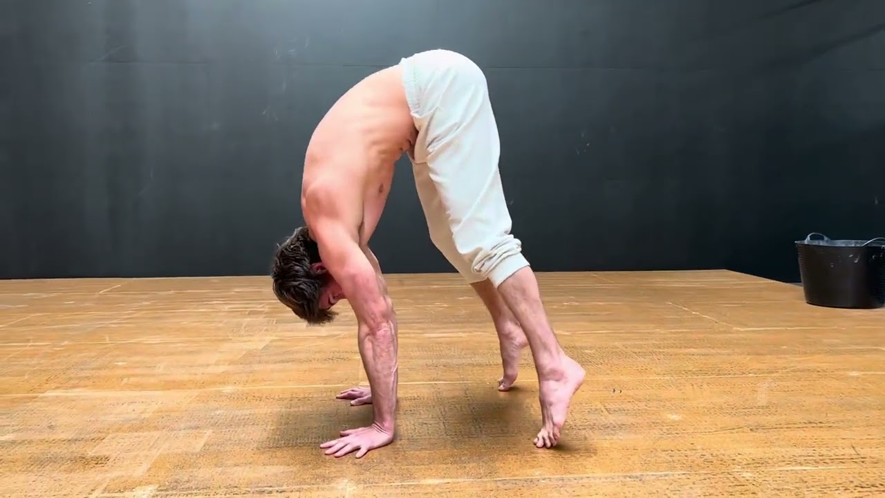 Press walk - straddle press handstand