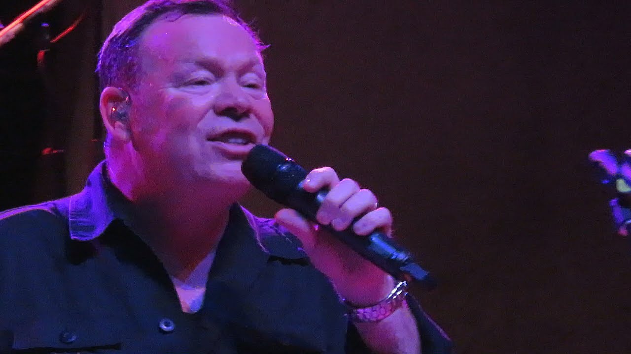 UB40 - KINGSTON TOWN