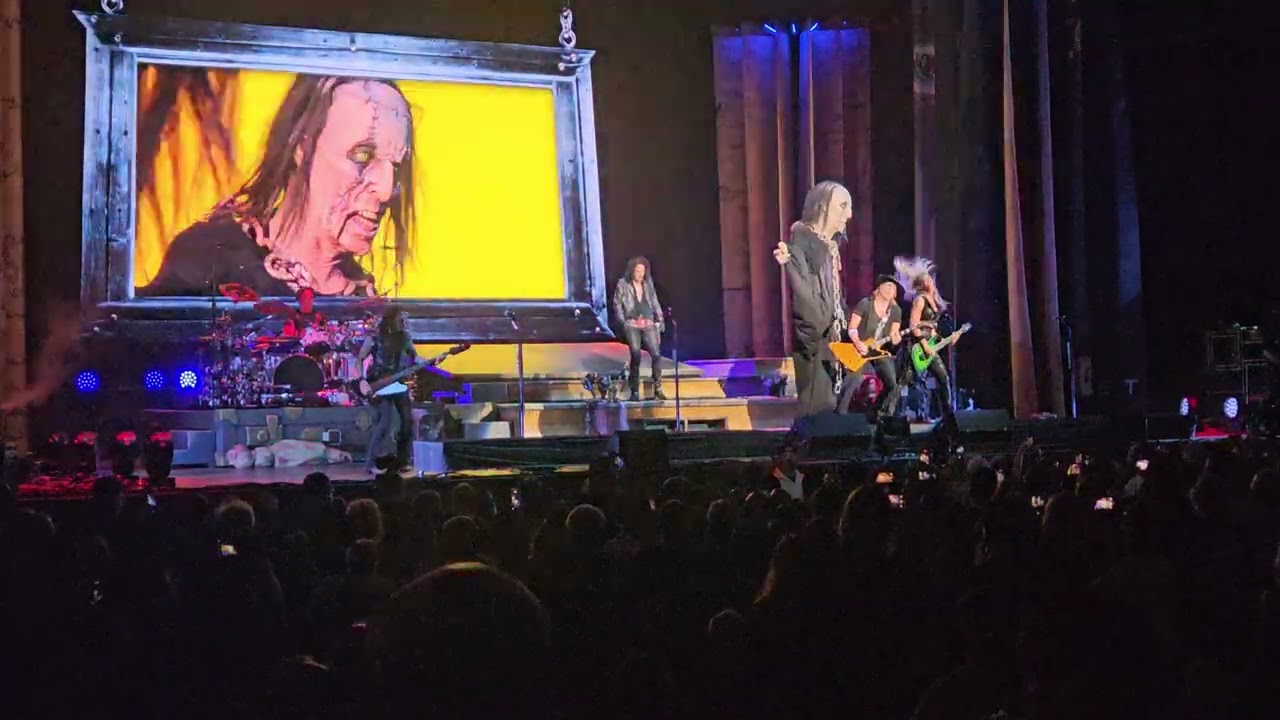 Alice Cooper - Feed My Frankenstein (partial) - Veterans Amphitheater, VA Beach - Sept 24, 2025