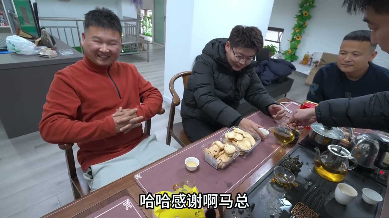 二姐的花店迎来蒙阴贵客，和小超超郑总去吃驴肉喝驴汤，氛围真好 #美食 #日常vlog #创业 #快乐就这么简单 @繁花二姐