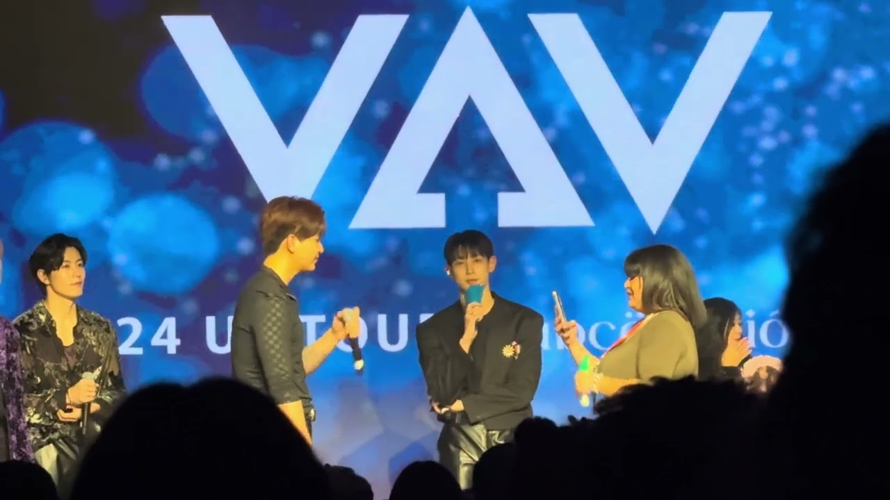 011424 VAV Concert Dallas Texas - Fan up on stage - Fanservice - six fans and six members