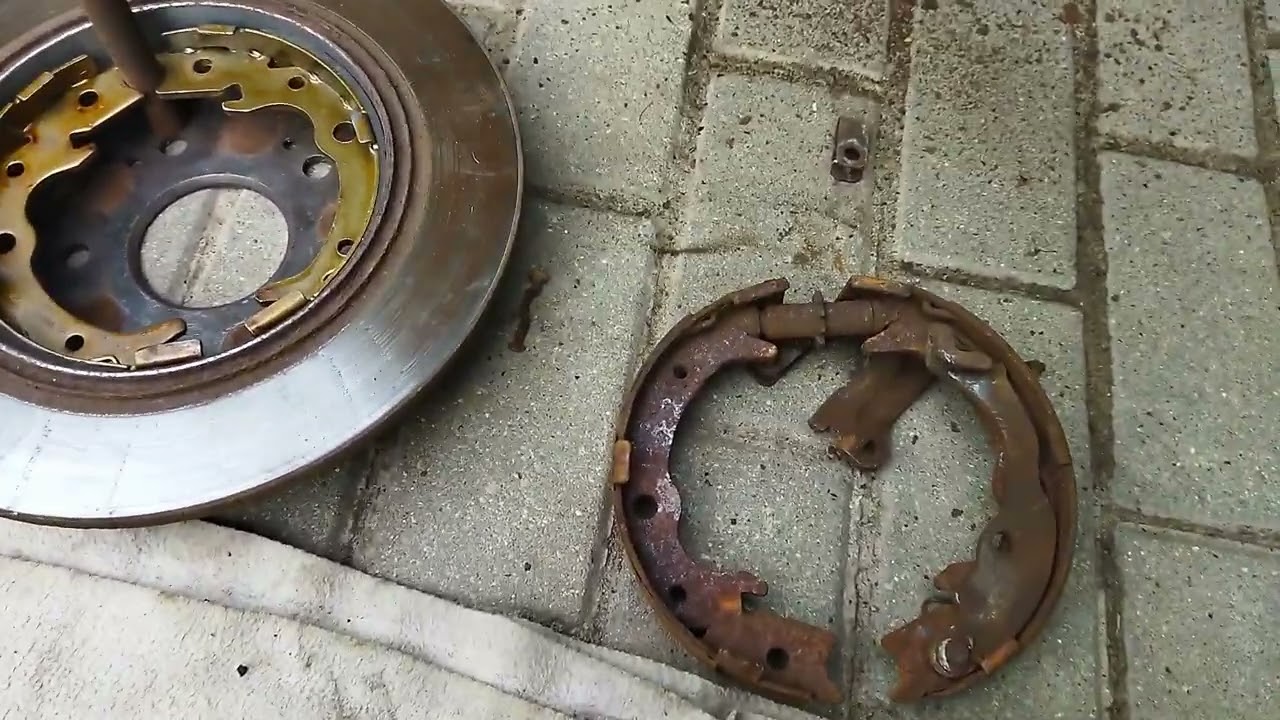 Замена колодок стояночного томоза хонда CRV II