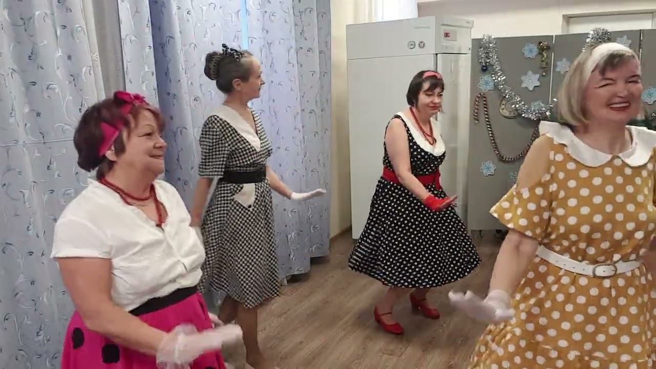 Сосед - поёт Амира Бяп Лейла, танцуют "Берёзки онлайн"