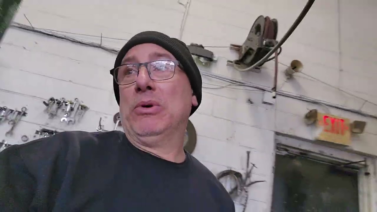 Toyota с пробегом 26 000 миль, посмотрим, что мы обнаружим! Вы будете в шоке!