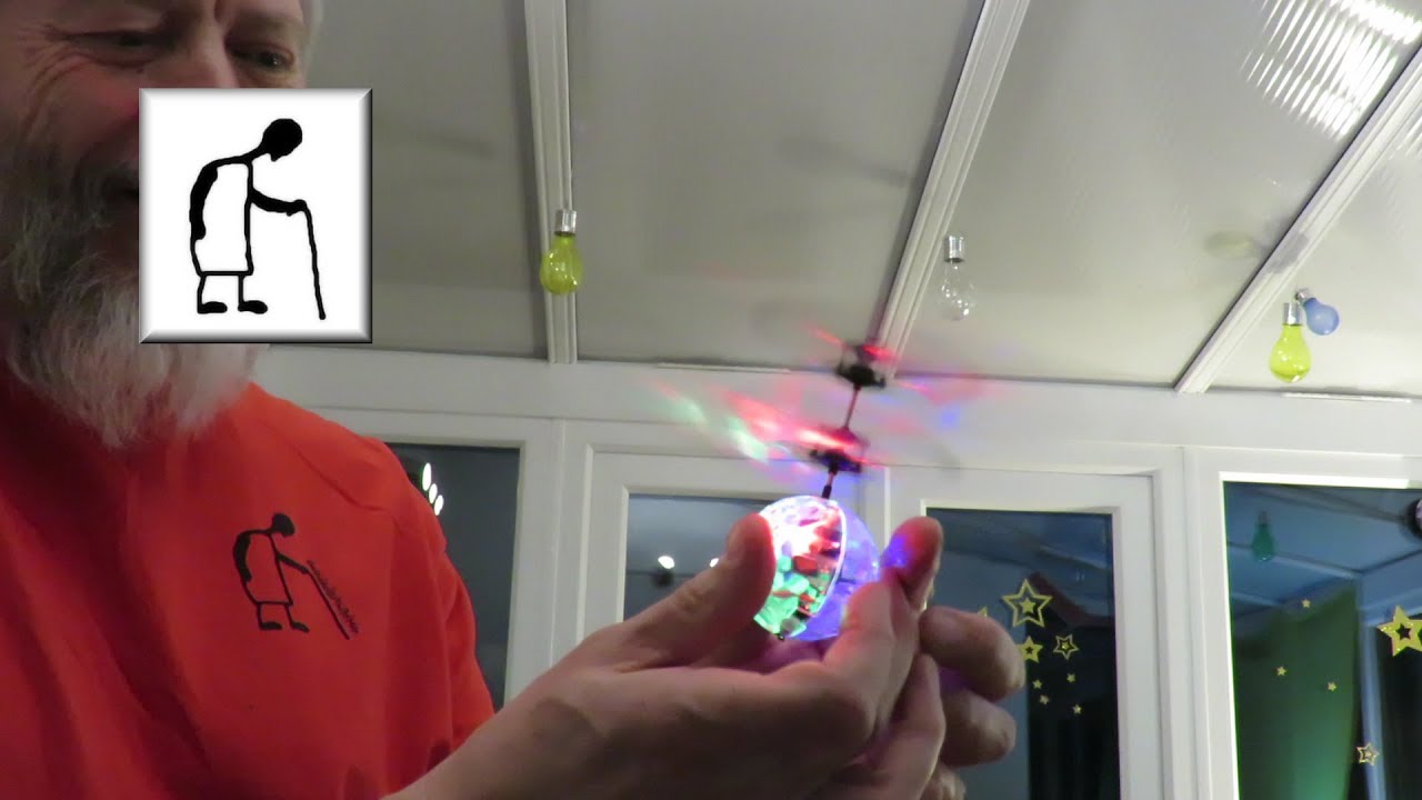 CSGOG Flashing Crystal Ball helicopter type thing