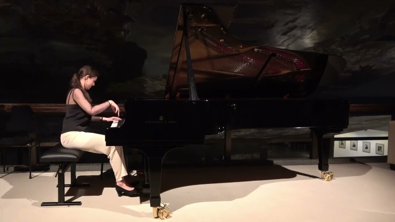 Claude Debussy: Suite bergamasque • Charlotte Steppes