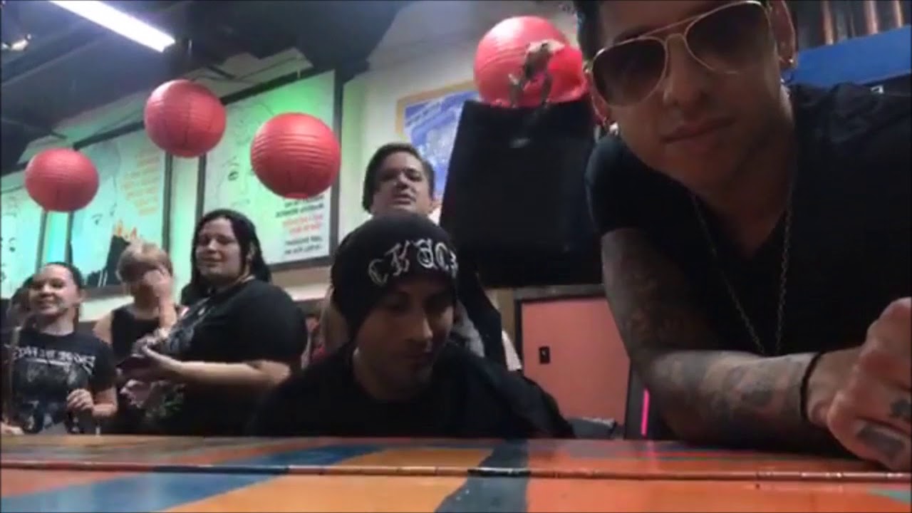 Black parade and a new hair cut |Escape The Fate|