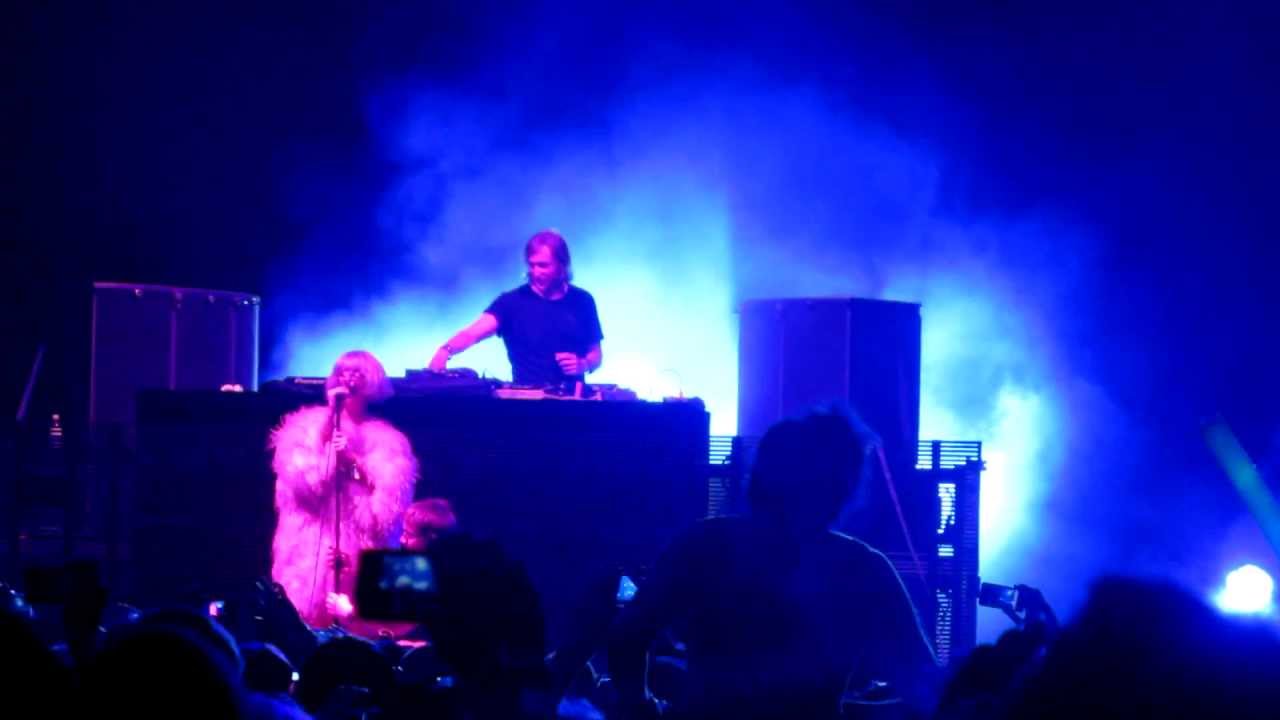 David Guetta feat Sia - Titanium (Live @ Coachella Weekend 2 in Indio, Ca 4.21.2012)