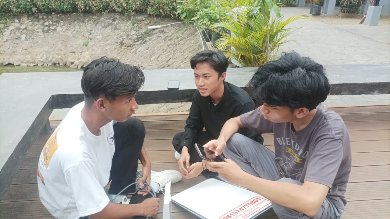 Ini SMK Pertama: Praktek Instalasi dan Uji Coba layanan Starlink dilakukan Siswa SMK TKJ BAKTI 17