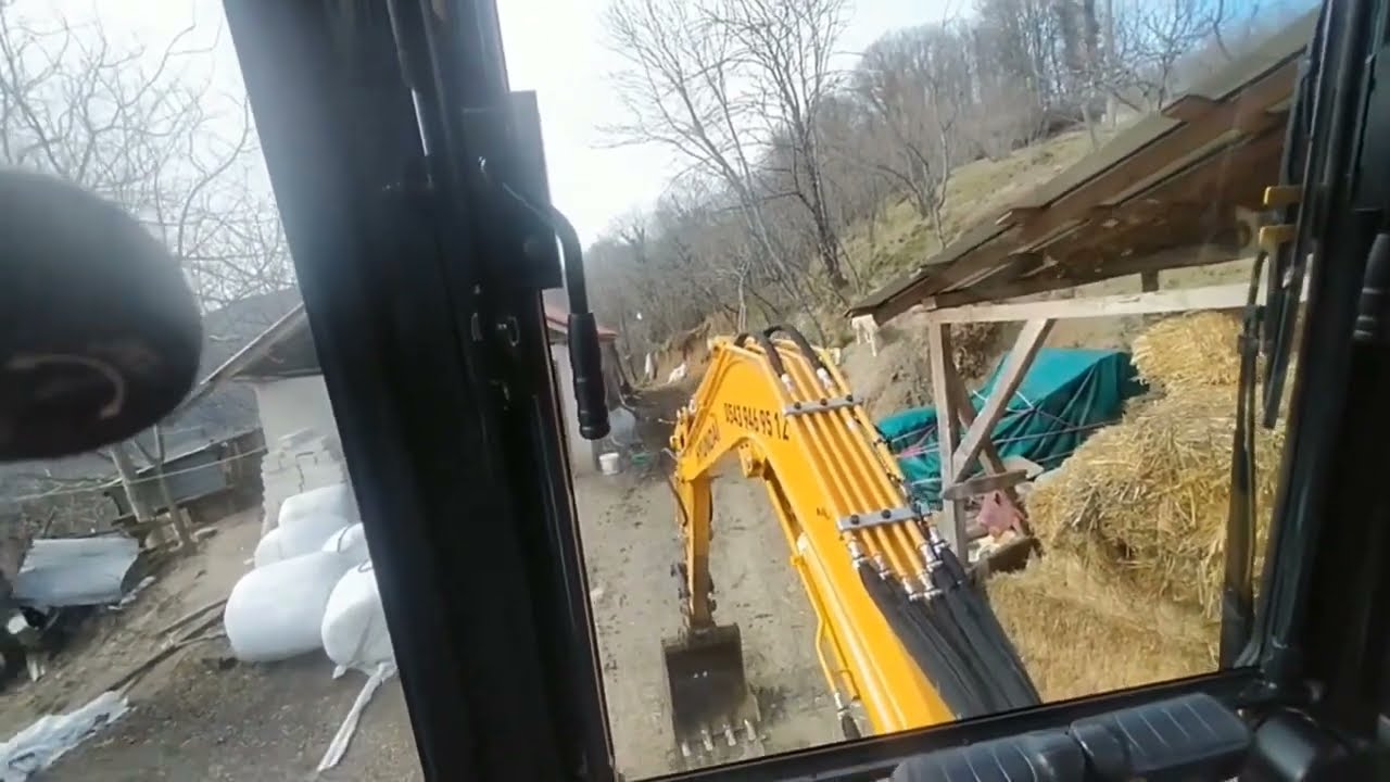 Mini excavatorla tarlada ev yeri yapımı.  #ekskavat&ouml;r #excavator #miniexcavator #işmakinaları