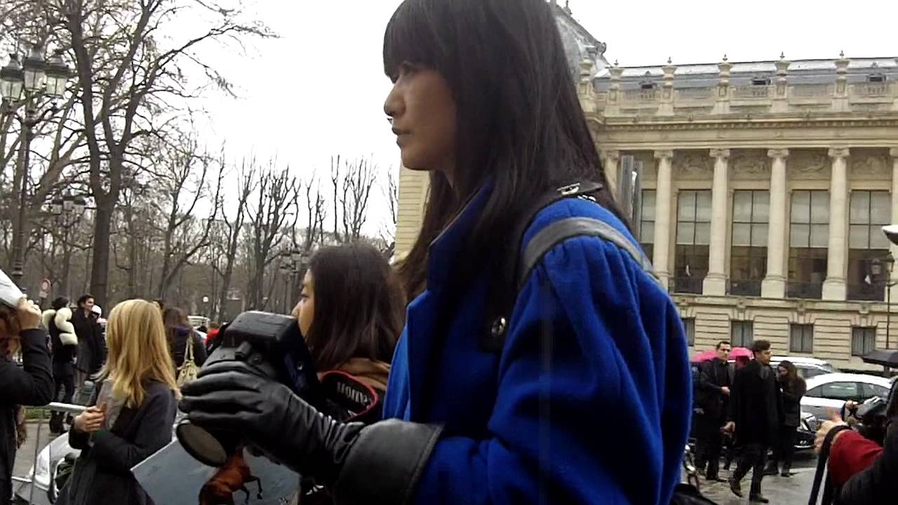 121 asian girl | black leather gloves | Paris fashion week 2012 - 2103