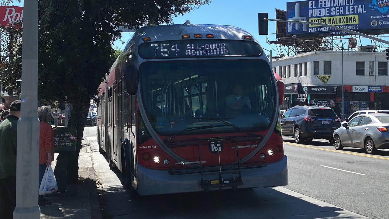 LACMTA 2007 NABI 60-BRT CNG #9564