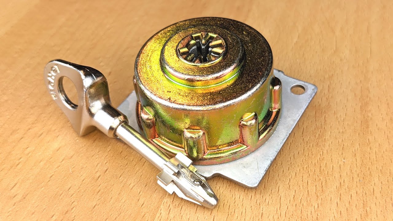 Fichet M3B High Security French Safe Lock Presentation