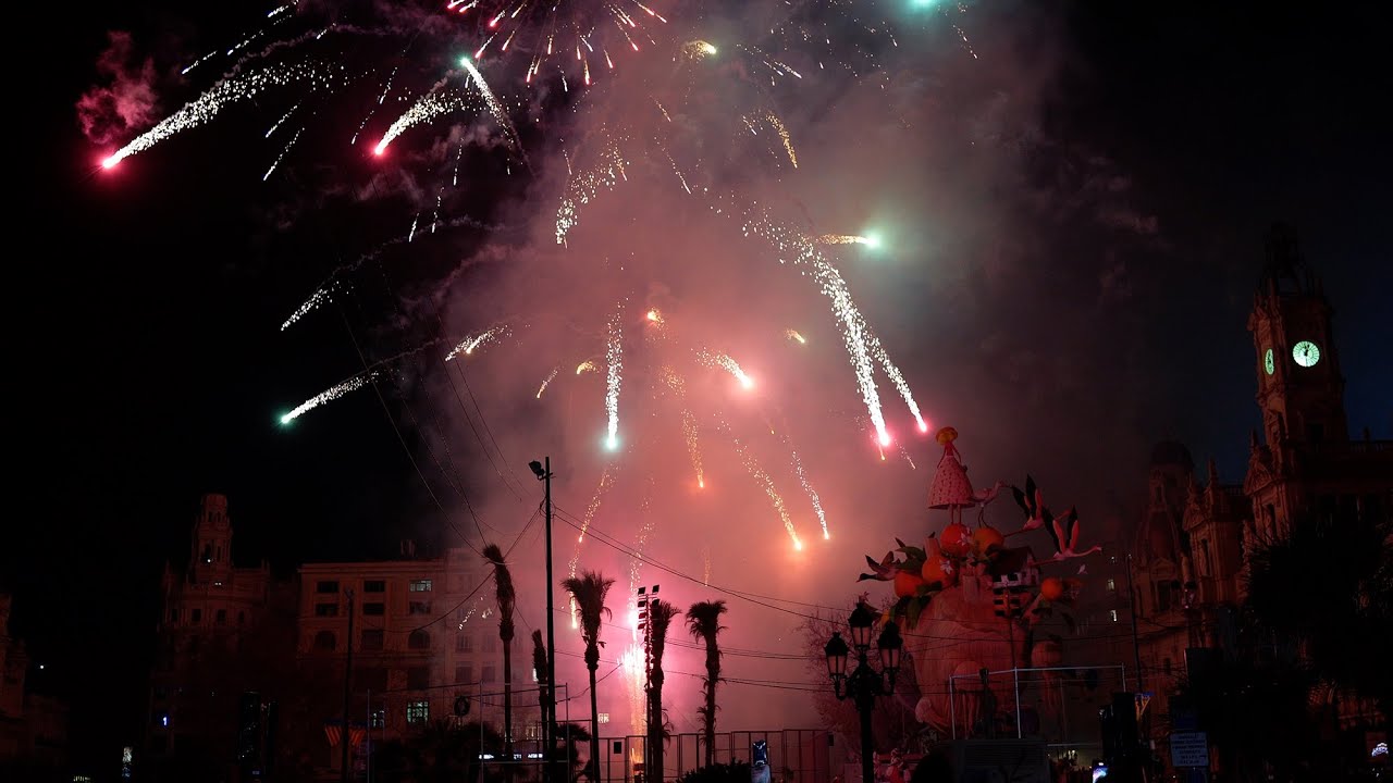 Nit de L'Alba de las Fallas - Pirotecnia Hermanos Caballer - Fallas March 15th 2023