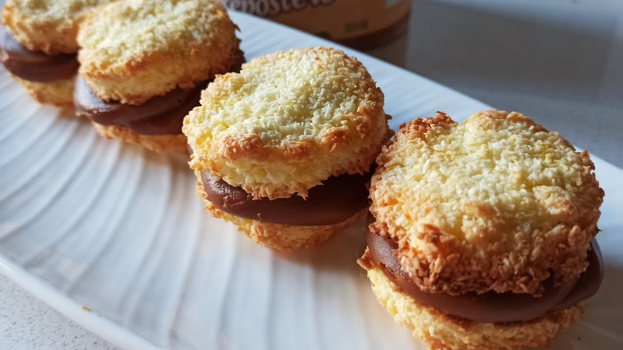 Alfajores de coco y dulce de leche