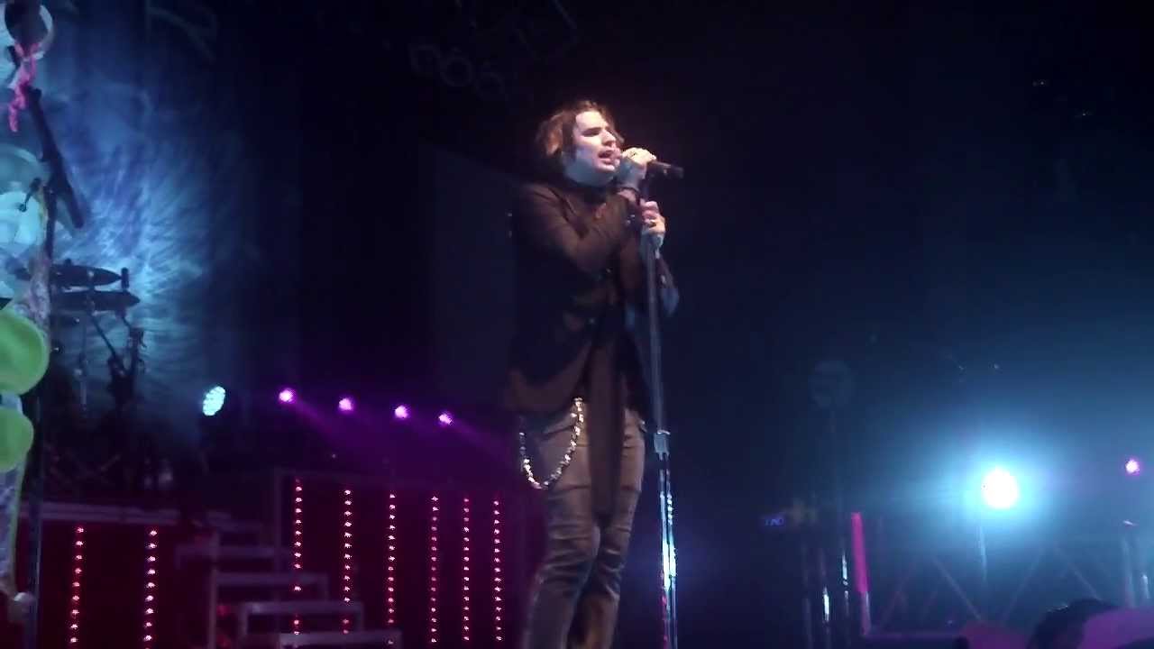 Hinder -  