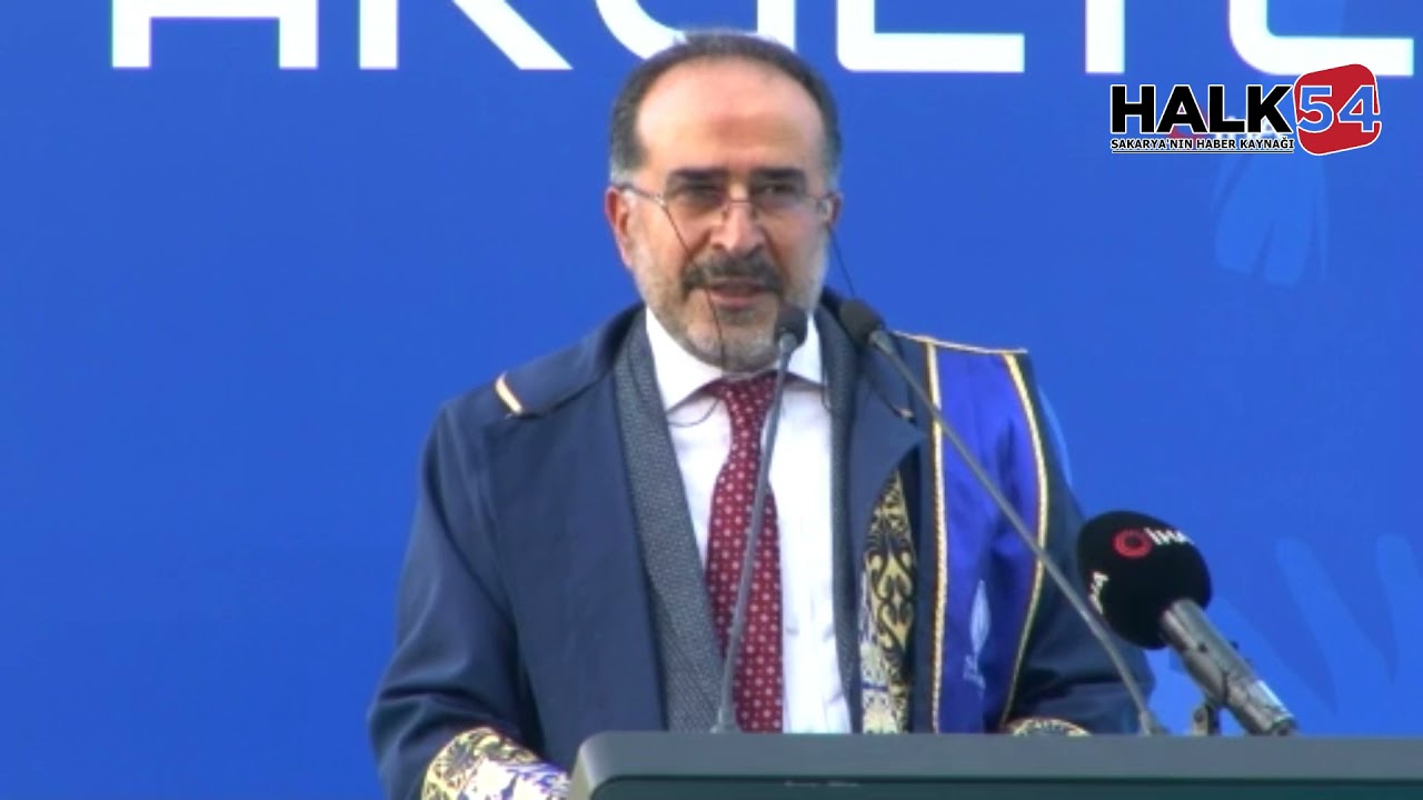 Doktor adayları coşkuyla mezun oldu