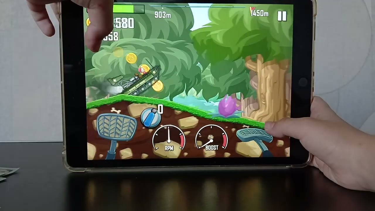 Сегодня я играю в hill climb racing.