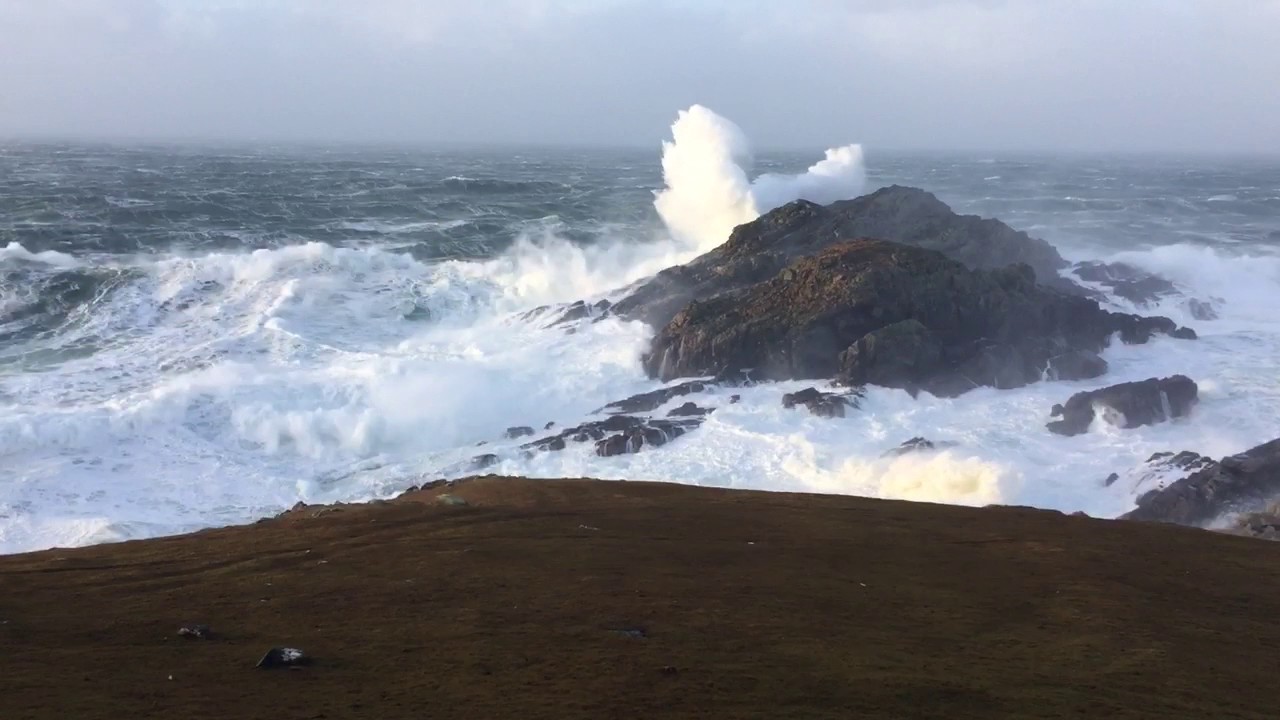 Strathy Lighthouse Storm footage
