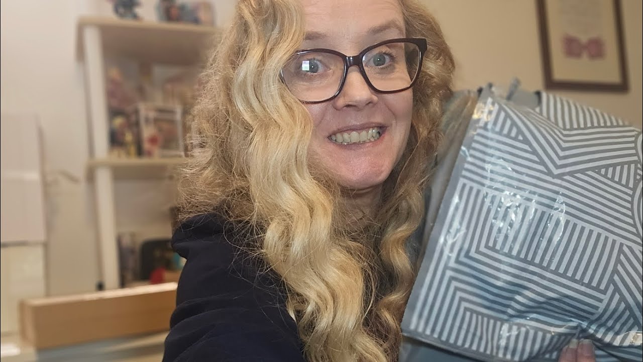 Black friday purchases plus Advent calendar unboxings