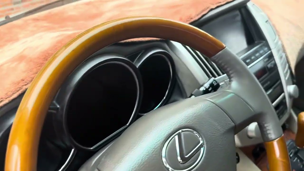Lexus Rx330 ឆ្នាំ2004hfull ប៉ុង1 ថ្មីណាស់អ៊ុំពូមីង📞012633156/069655336/0978919560