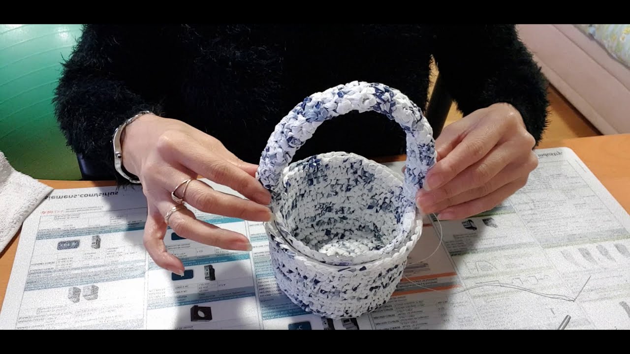 🌍COMO FAZER CESTA COM SACOLAS DE PLASTICO♻️