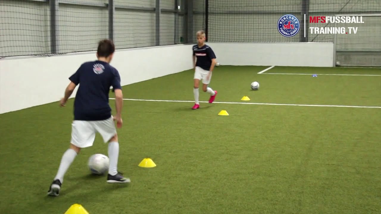 Aufwärmen Fußball - Zweierpassen
