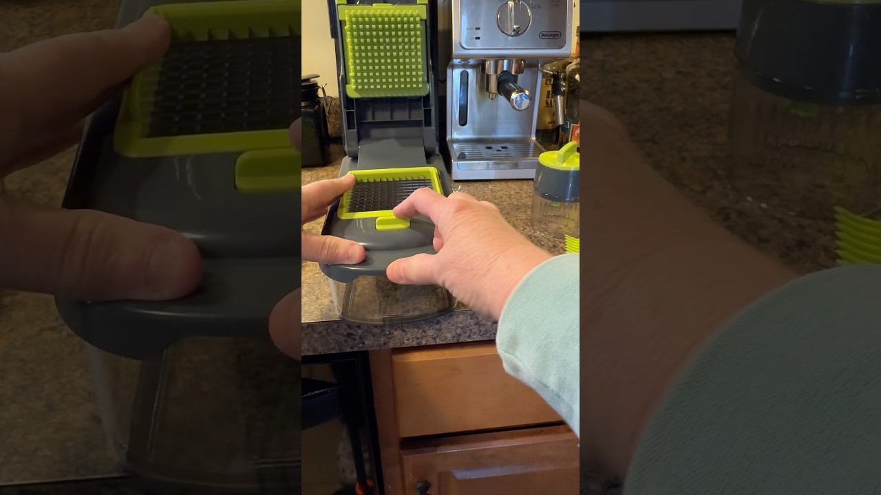 Chopping made easy! #kitchenfinds #foodchopper #amazonfinds #amazonmusthaves #foodprep