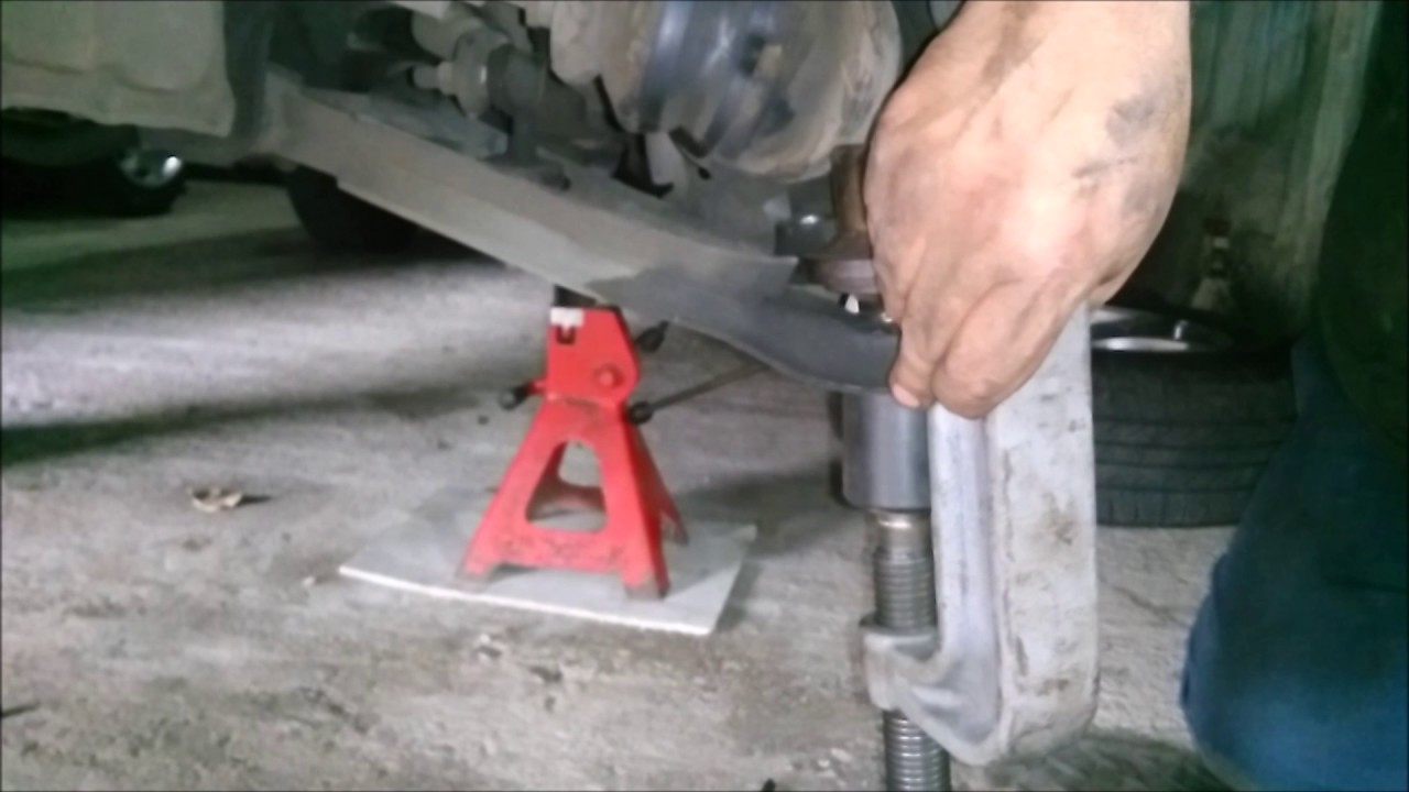 COMO SE CAMBIAN LAS ROTULAS DE SUSPENSION DE UN NISSAN SENTRA 1997