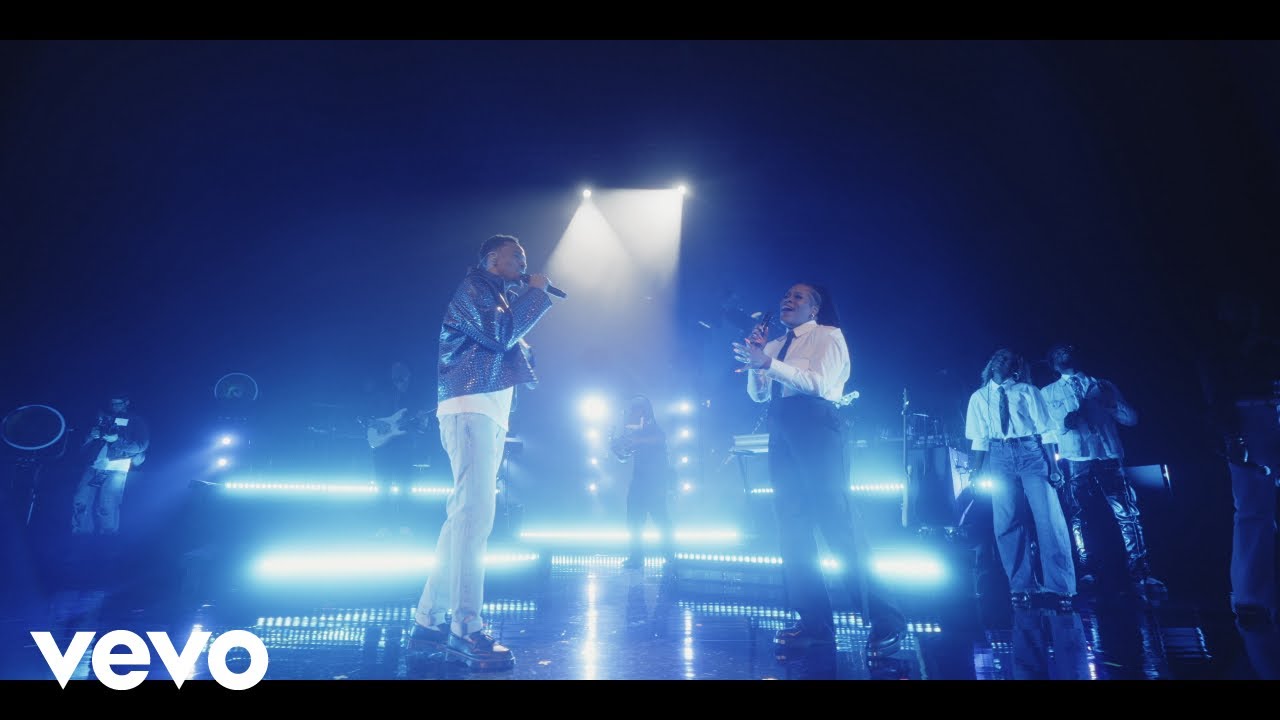 Jonathan McReynolds - Closer ft. Tasha Cobbs Leonard (Official Live Performance)