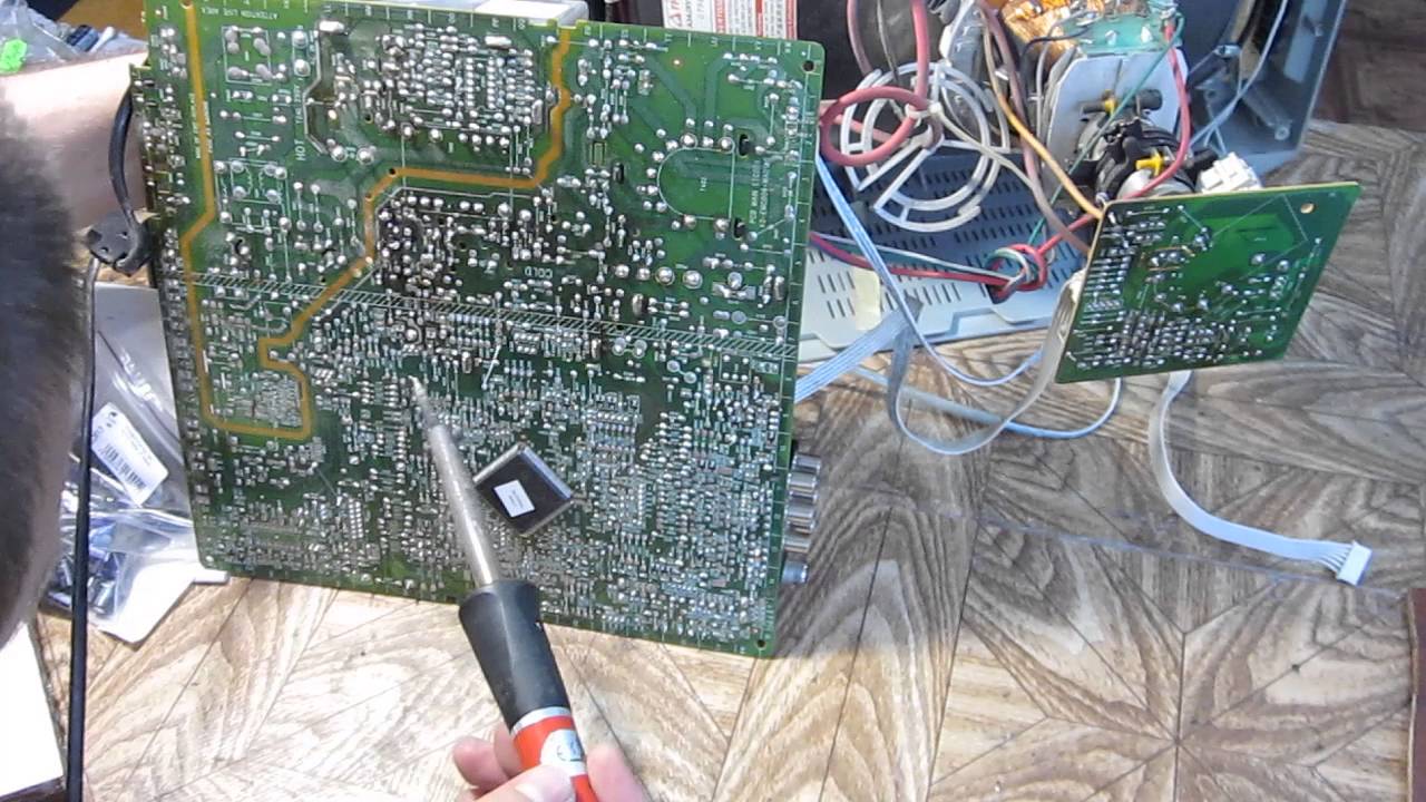 ТВ томсон Chassis ETC009 сам выключается