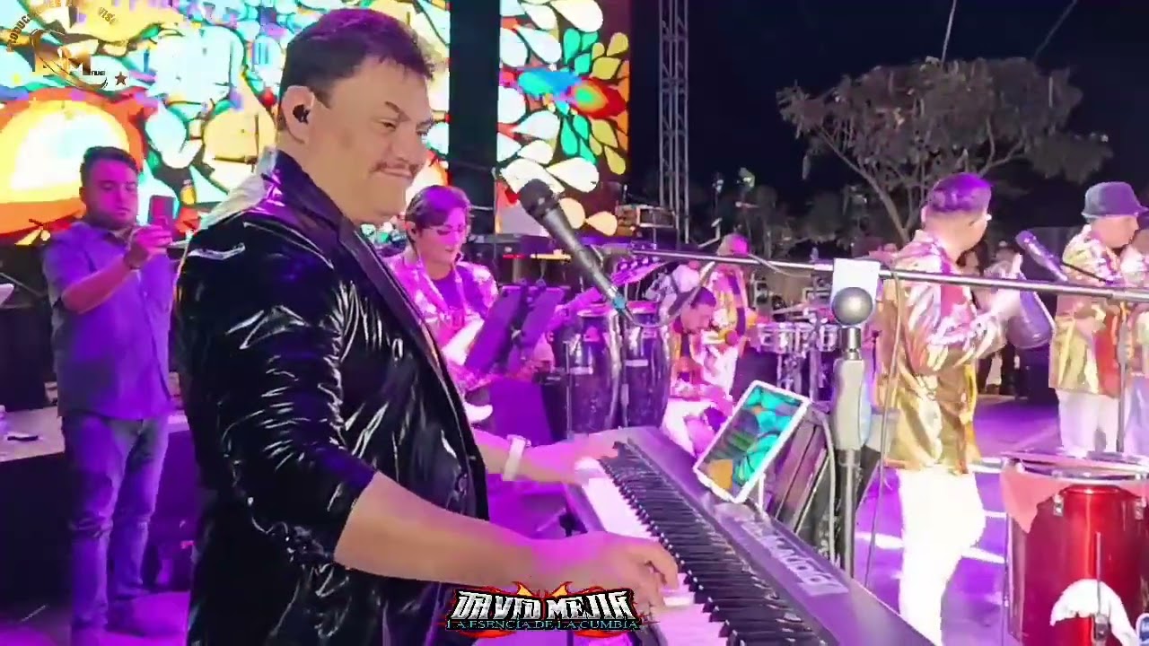 El Romance Hecho Cumbia EFRÉN DAVID en Atlatlahucan mor. En el cierre de feria.