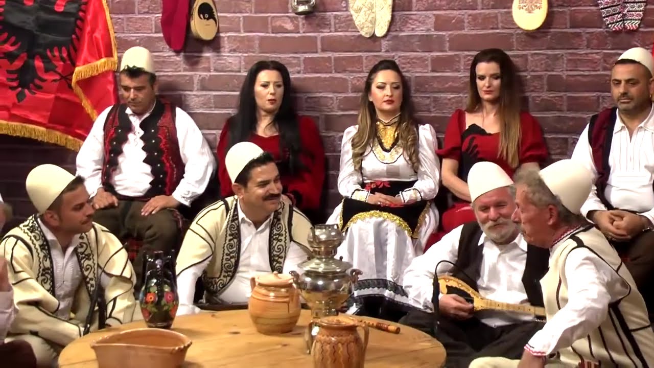 Emisioni nga Tradita - Gezuar 28 Nentorin ( TV TopEstrada )