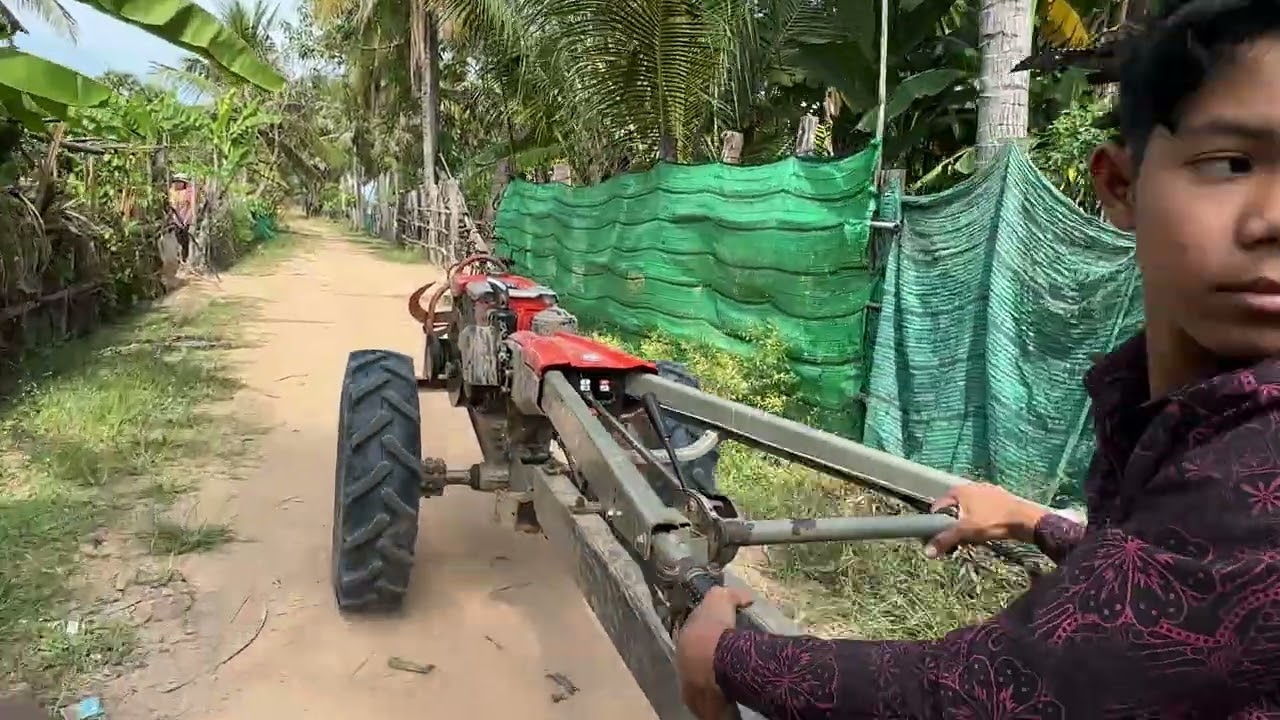 Driving tractor to field #farmlife #colonelkkjϟ #automobile 