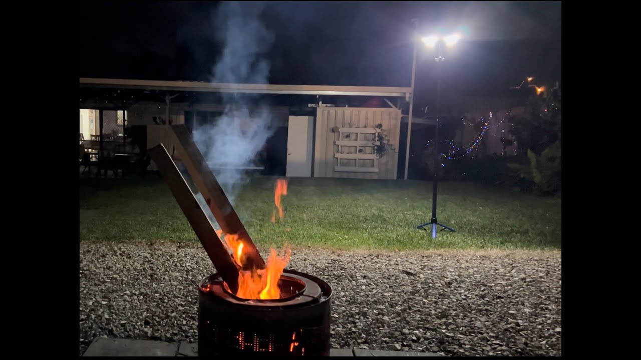 Kings Portable Tripod Light &ndash; Lights Up the Whole Campsite!