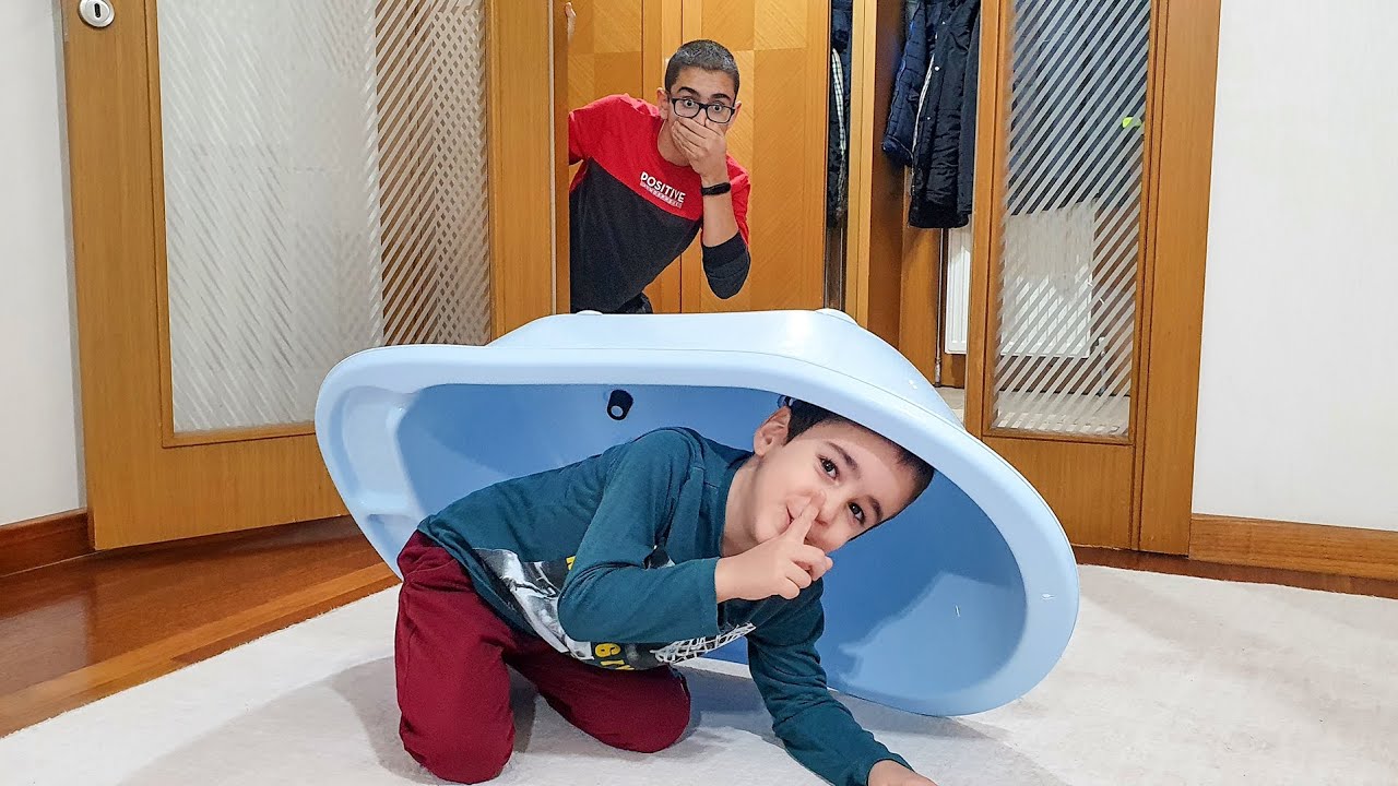 Evde Gezen Bebek Küveti Var. Baby Bath in The House Fun Kids Video