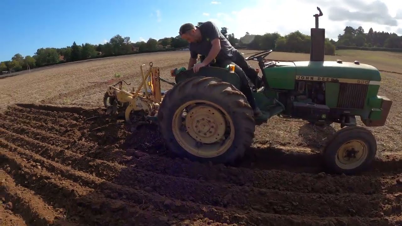 1979 John Deere 930 2.7 Litre 3-Cyl Tractor (43HP) Bamford SBAA South Berkshire Ploughing Match 2025
