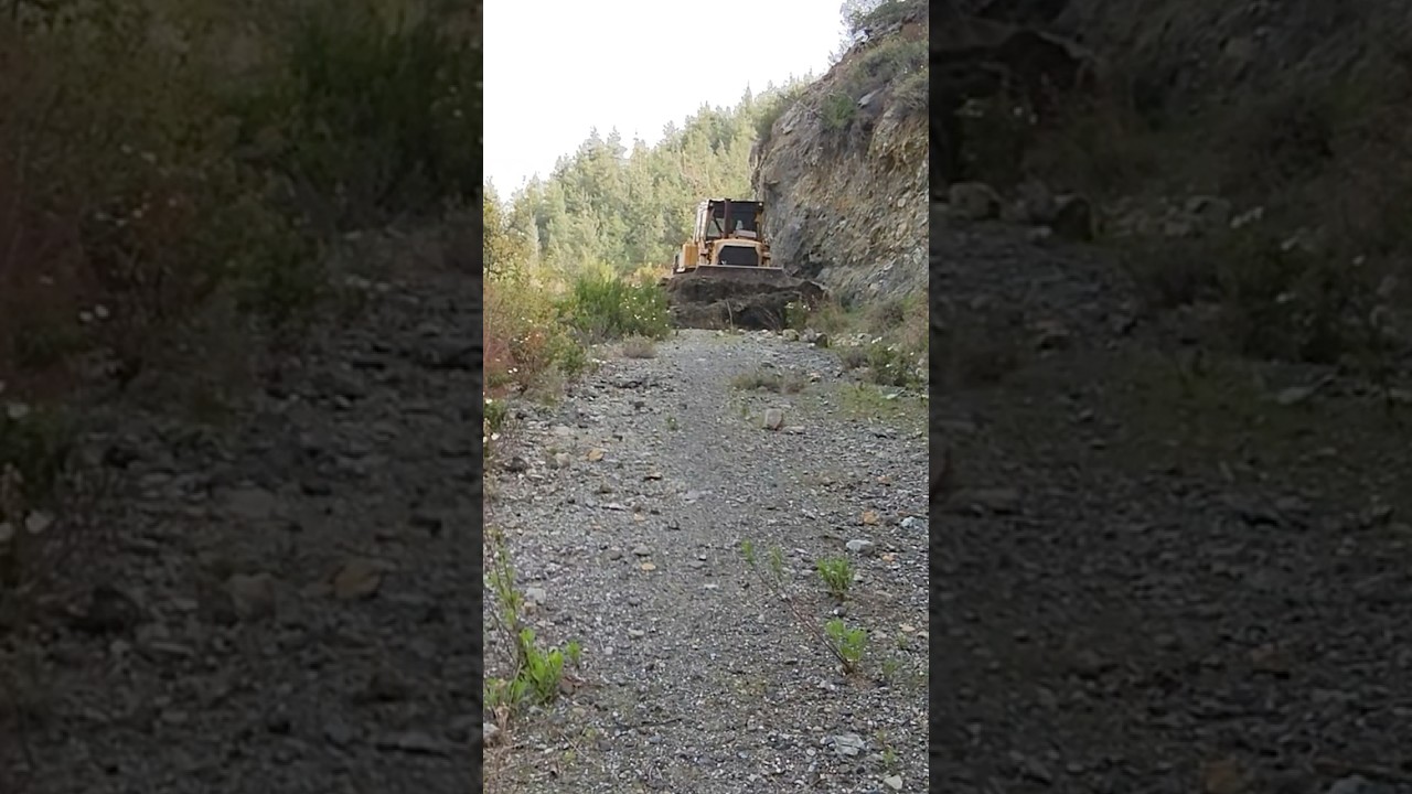 #automobile #caterpillar #bulldozer #komatsu #offroad #liebherr #train #cat #mining #dozerwork