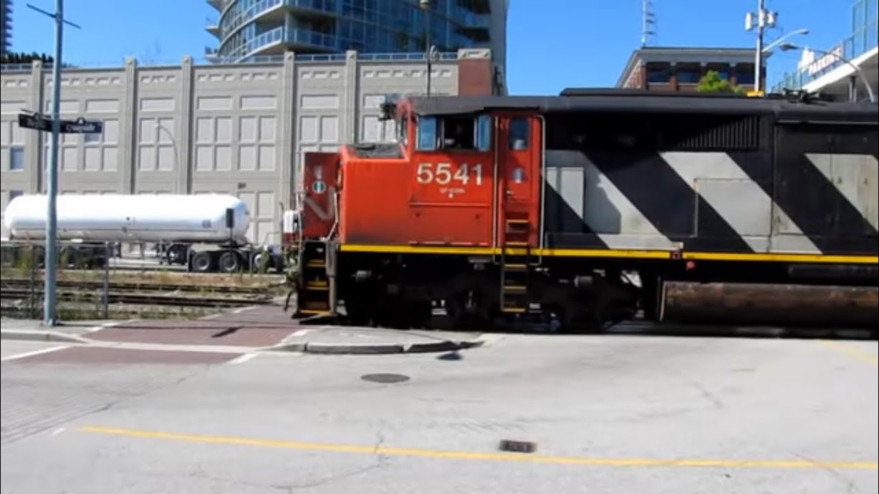 Throwback!!! Cowls!!! CN 591 (Mixed Train) @ New Westminster BC Canada 24AUG10 SD60F 5541 Leading
