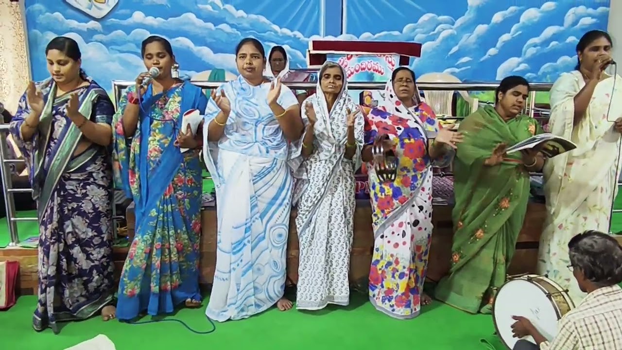 తన బలమైన రెక్కల క్రింద కాపాడు వానిని ఆరాధించుట...