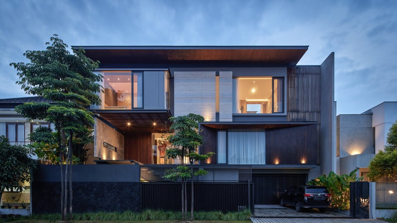 Modern Tropical House with Innercourt and Swimming Pool