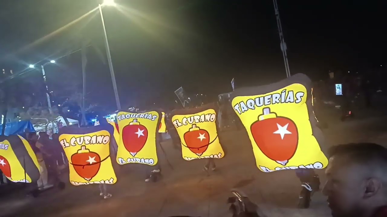 Veracruz Mexico Carnaval - Noche 2 de desfikes