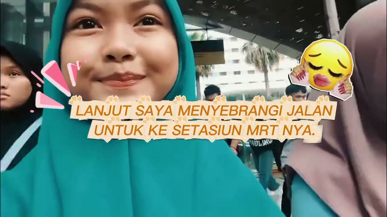 Menaiki angkutan umum (MRT)