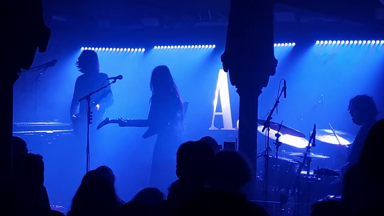 A.A. Williams - Just a Shadow (Live In Prague 22-02-2026)