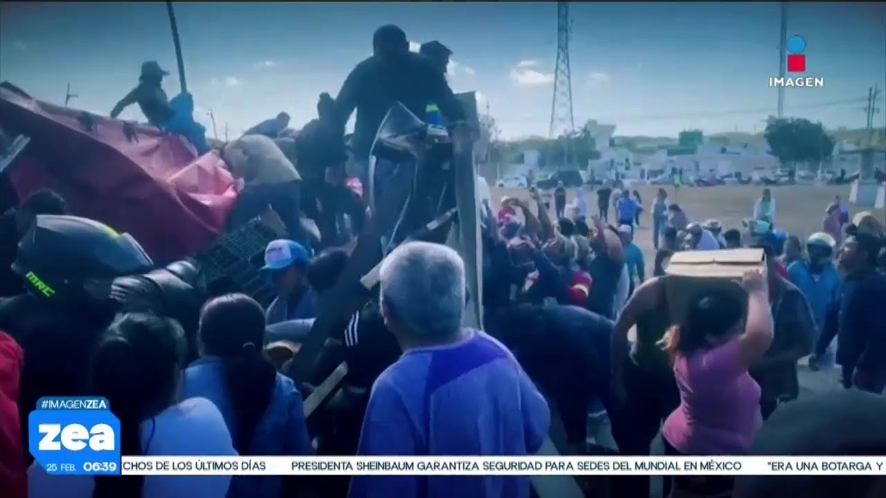 Volcadura de tráiler desata rapiña de cerveza en Campeche | Noticias con Francisco Zea
