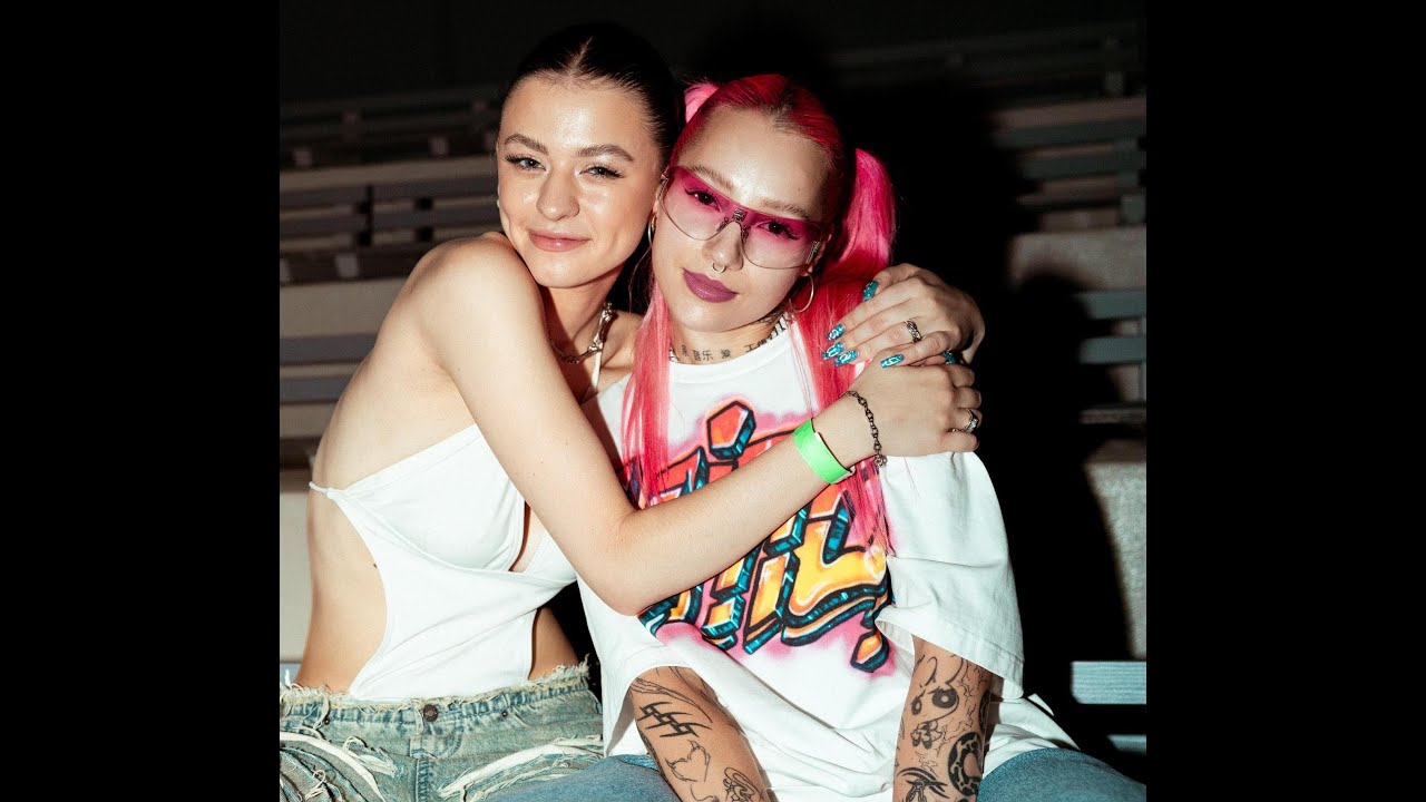 bambi, Young Leosia, PG$ - BFF (8D Słuchawki)