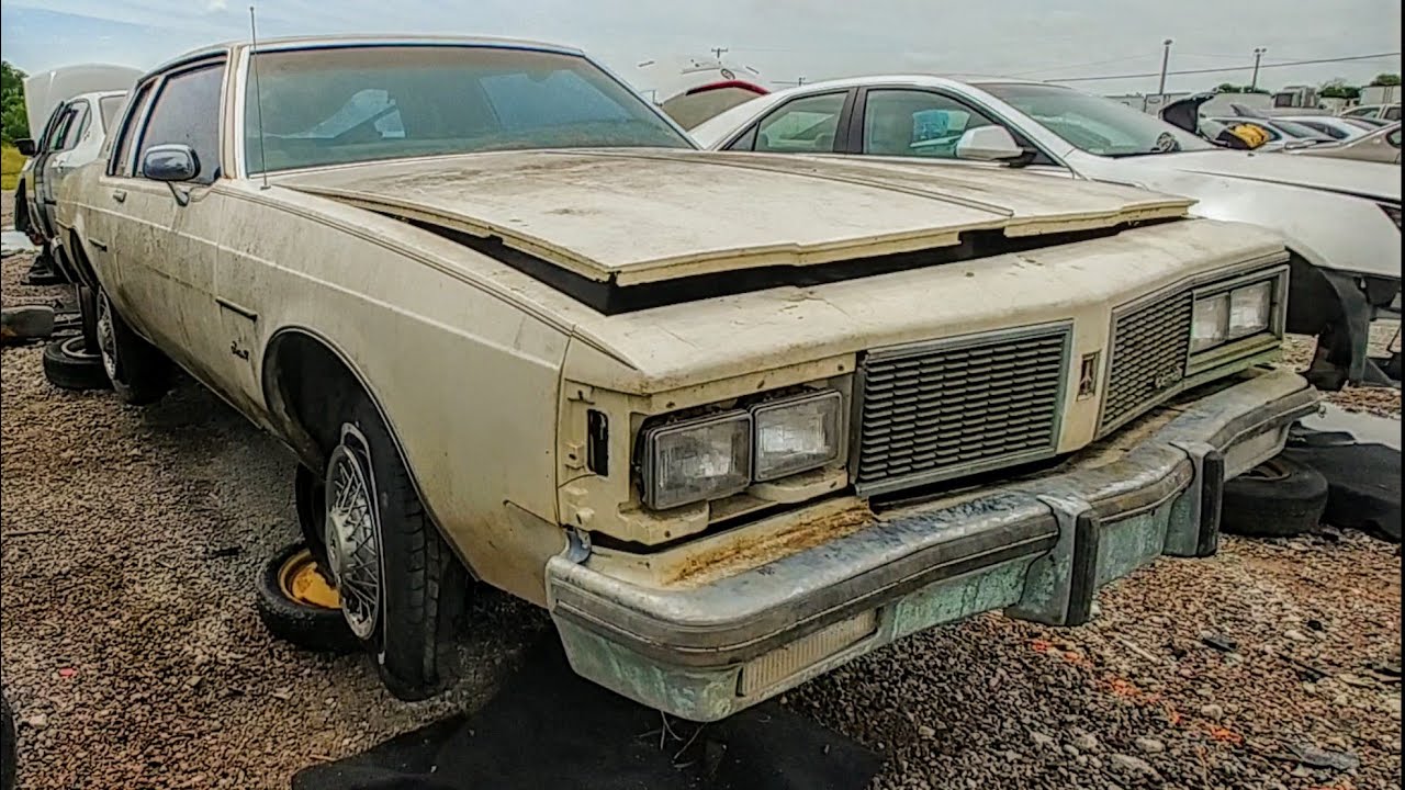 She should have been saved. 1984 Oldsmobile Delta 88 Royale Junkyard Find