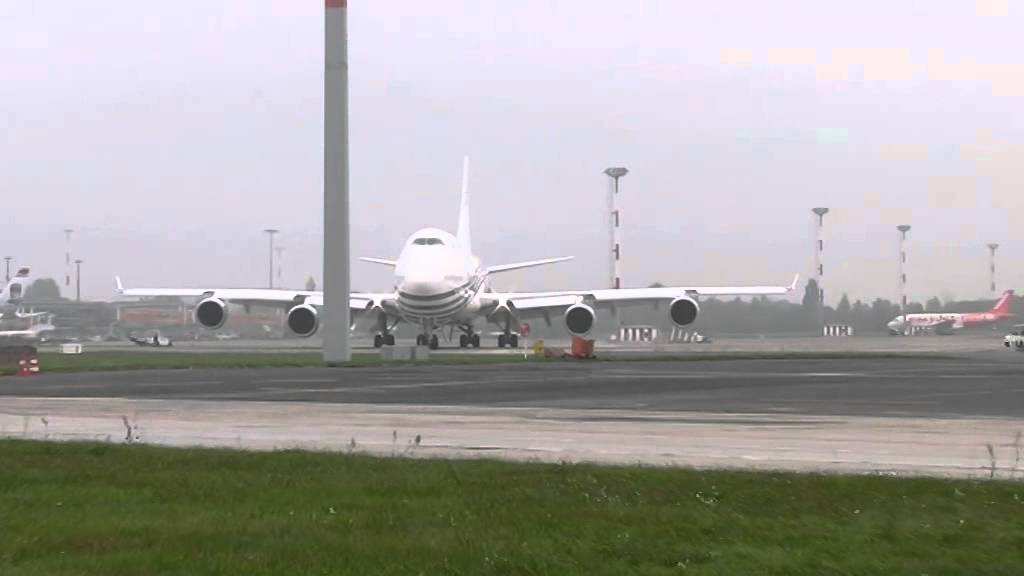 Brunei Gov. / Boeing B747-400 [V8-ALI] @ Berlin-Schönefeld 21.09.2014