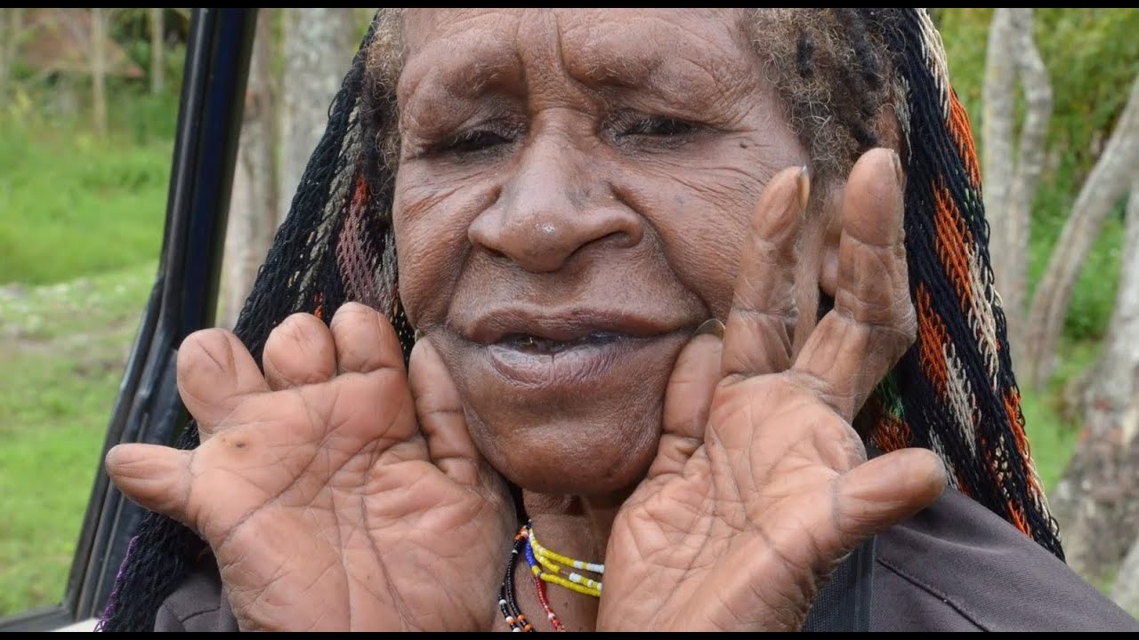 Mengenal Tradisi Potong Jari Suku Dani Papua